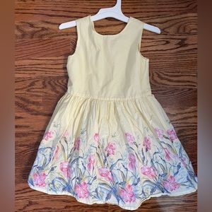 🌸Girls Gap Sleeveless Flower dress in 4T. Excellent condition🌸